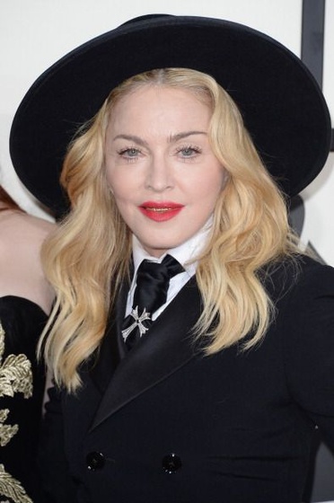 madonna grammys red carpet (21)