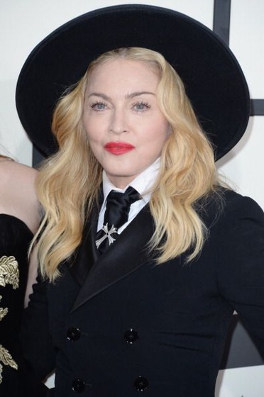 madonna grammys red carpet (45)