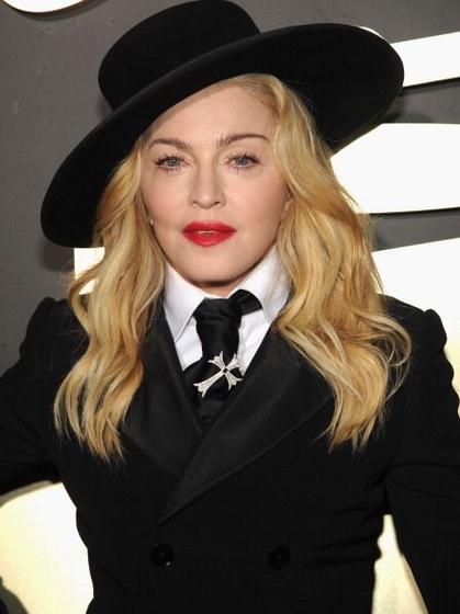 madonna grammys red carpet (75)