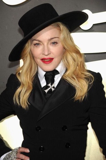 madonna grammys red carpet (80)