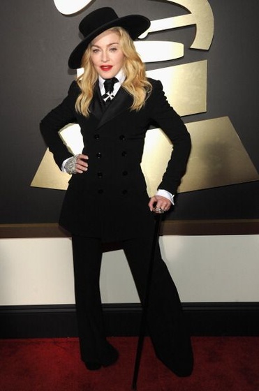 madonna grammys red carpet (82)