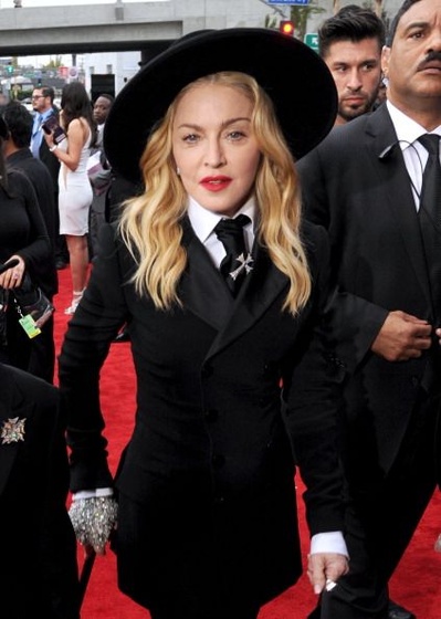 madonna grammys red carpet (88)