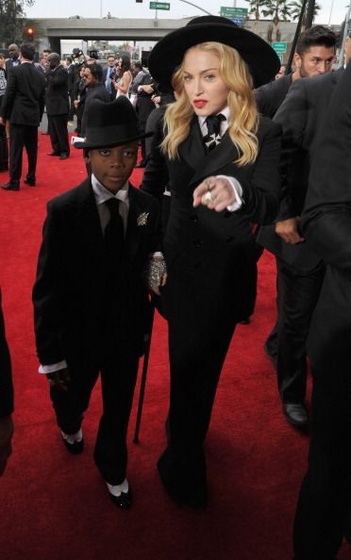 madonna grammys red carpet (91)