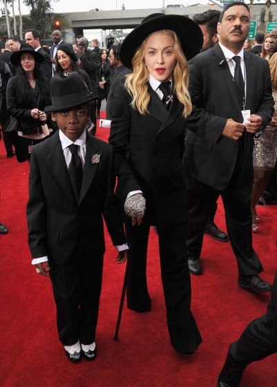 madonna grammys red carpet (92)