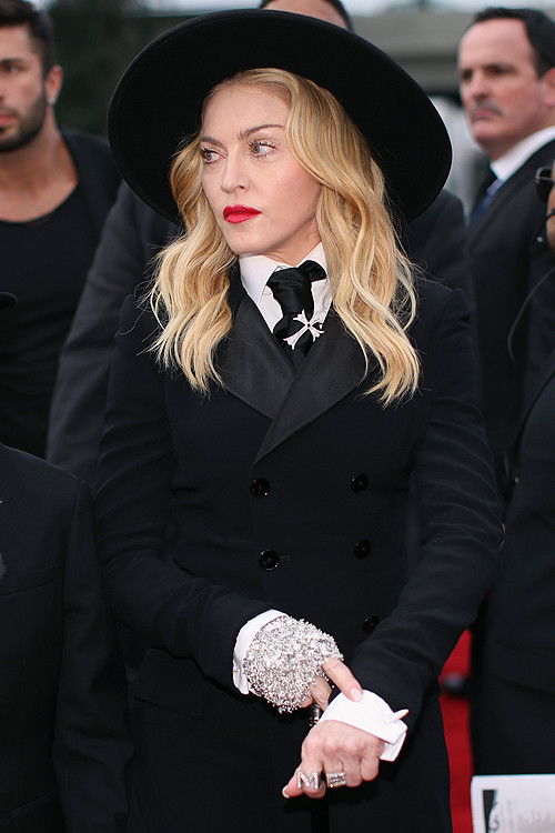 madonna grammys red carpet (113)