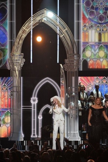 madonna-grammy-performance (1051847)