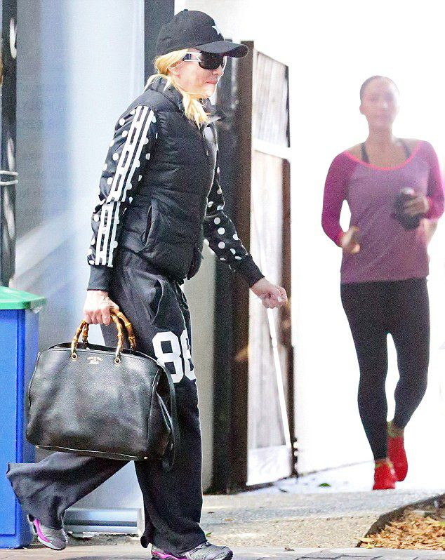 madonna-out-and-about-los-angeles-20140127 (9)