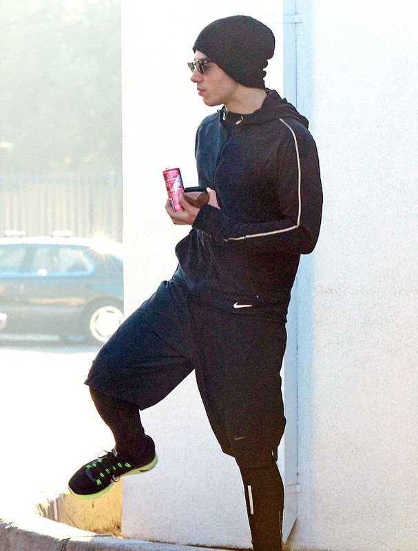 madonna-after-workout-timor-steffens-los-angeles-140129 (7)