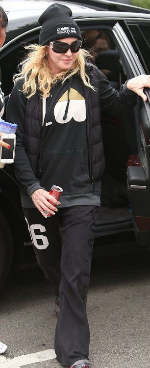 madonna-out-and-about-los-angeles-gym-140130 (3)