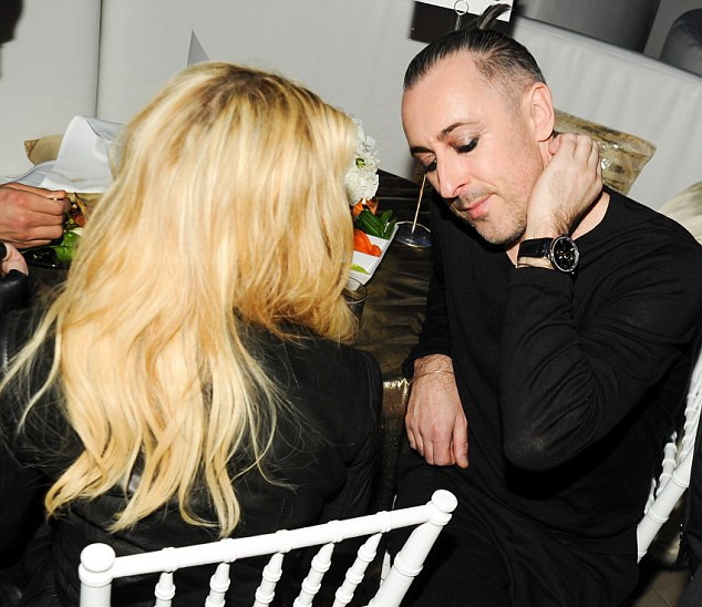 20140211-pictures-madonna-the-great-american-songbook-event-13
