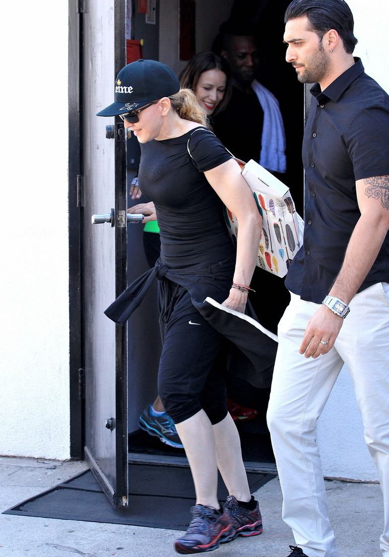 20140630-madonna-working-out-los-angeles (10)