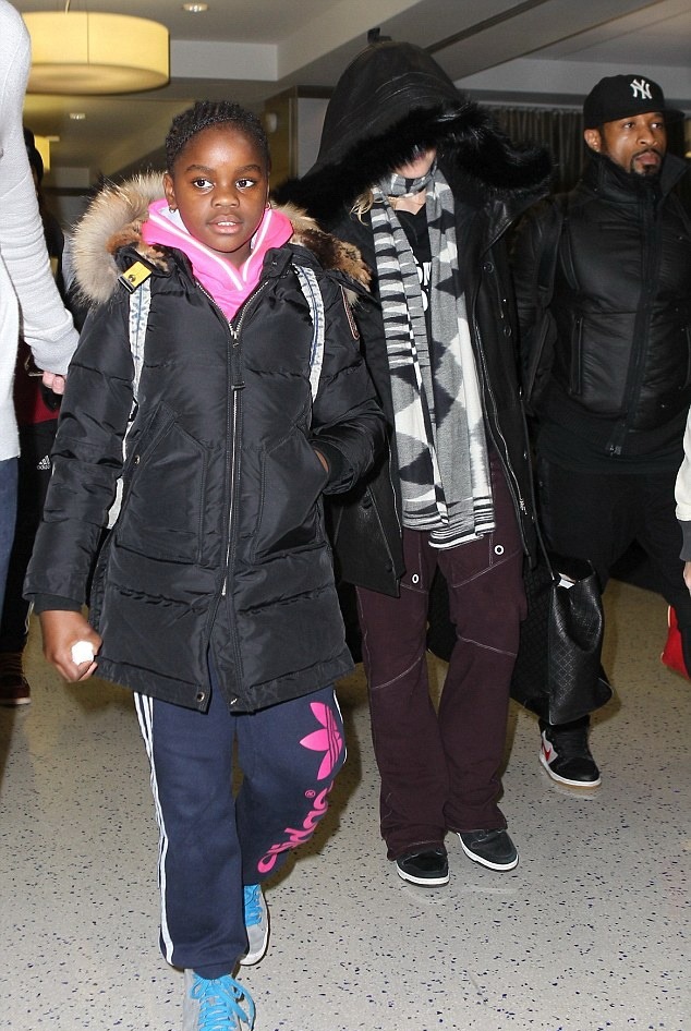 madonna-out-and-about-new-york-20141223 (3)