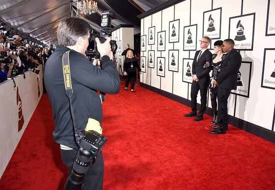 20150208-pictures-madonna-grammy-awards-red-carpet-106