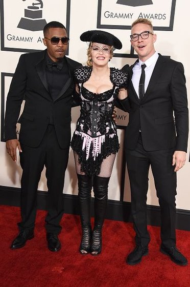 20150208-pictures-madonna-grammy-awards-red-carpet-143