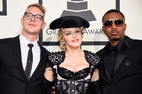 20150208-pictures-madonna-grammy-awards-red-carpet-145