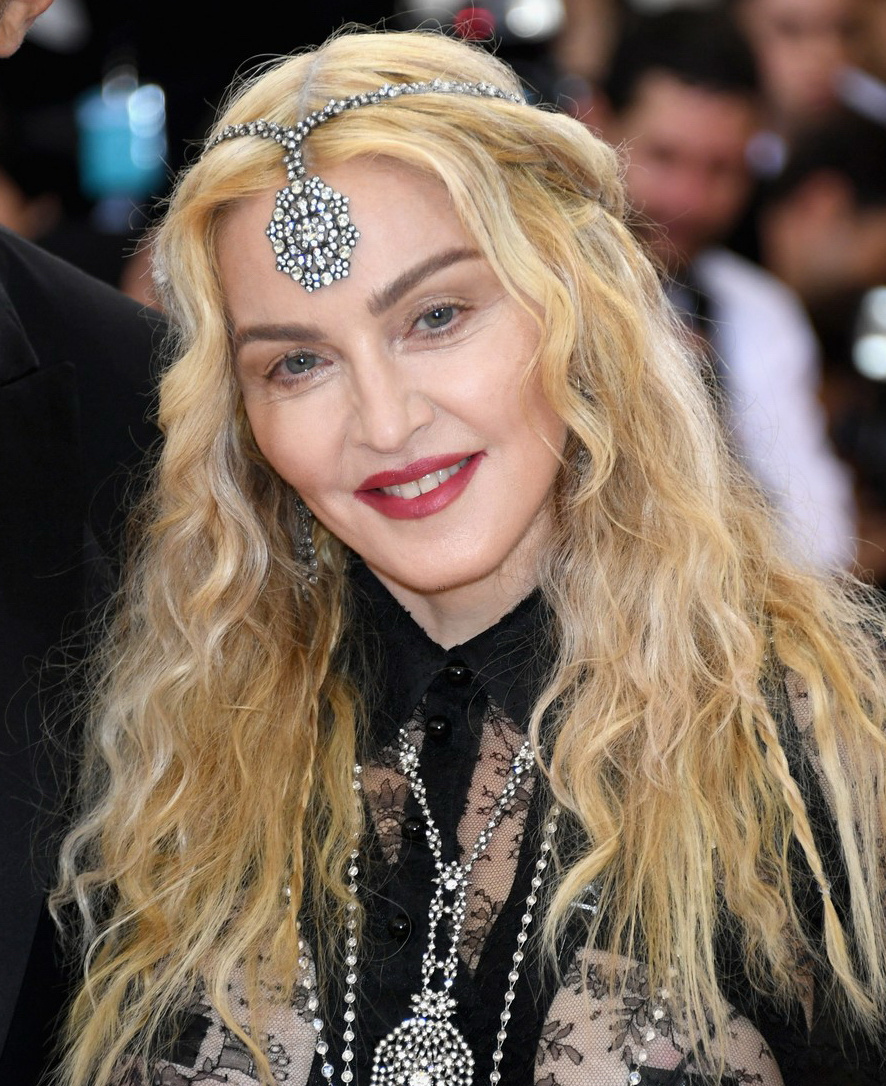 20160503-pictures-madonna-met-gala-new-york-04