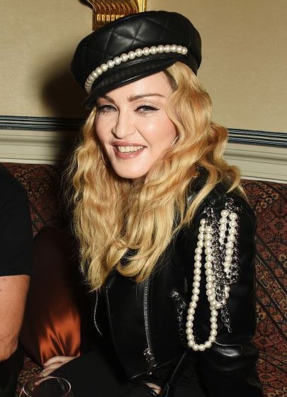 20161028-pictures-madonna-out-and-about-london-07