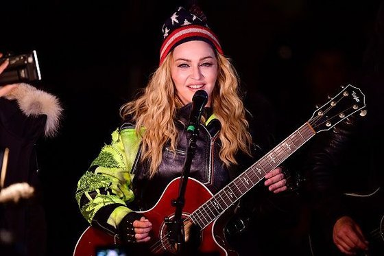 20161108-pictures-madonna-washington-square-park-34