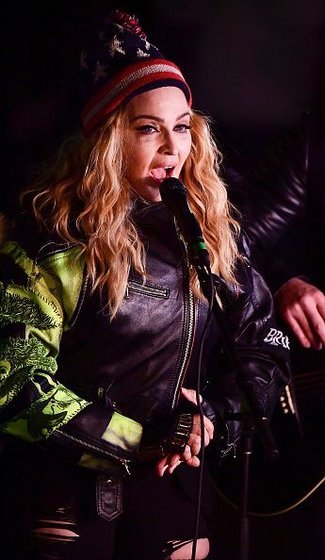 20161108-pictures-madonna-washington-square-park-51