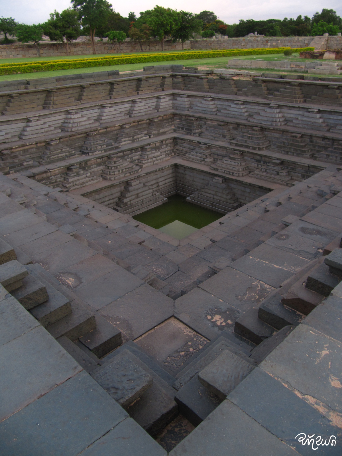 Víztározó medence, Hampi