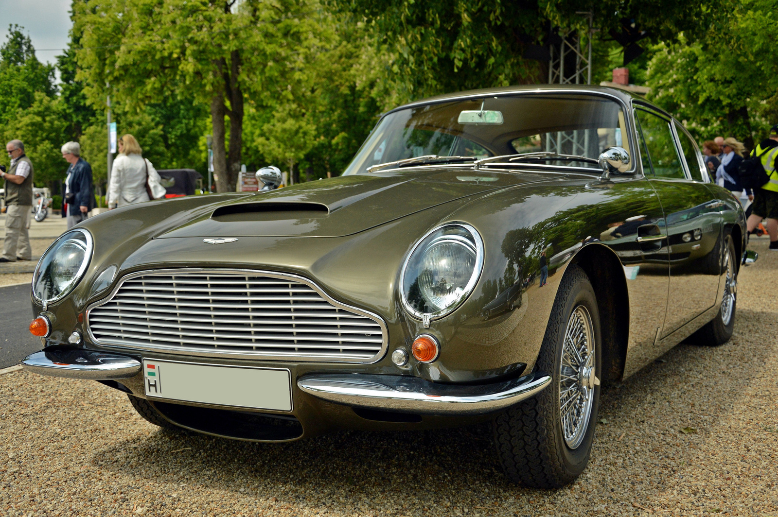 Aston Martin DB6