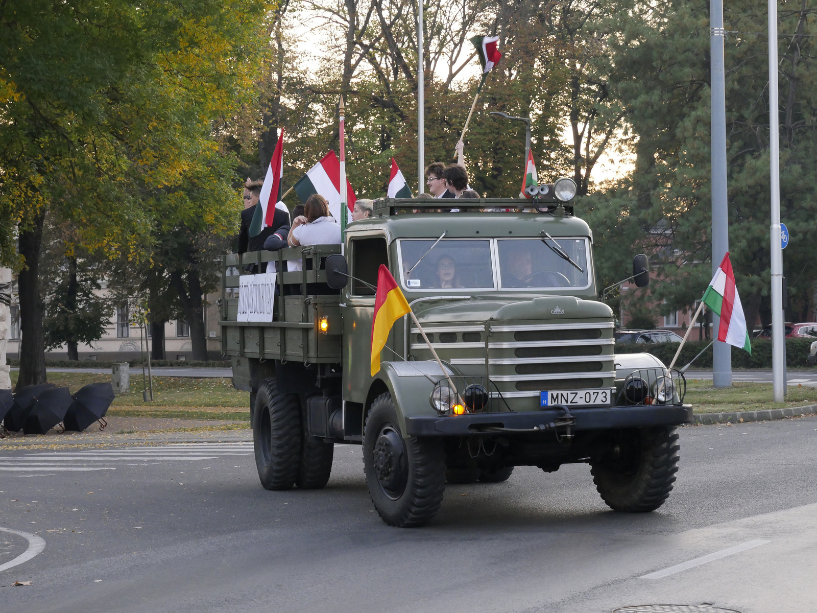 DOMBóVáR OKTóBER 23. 02