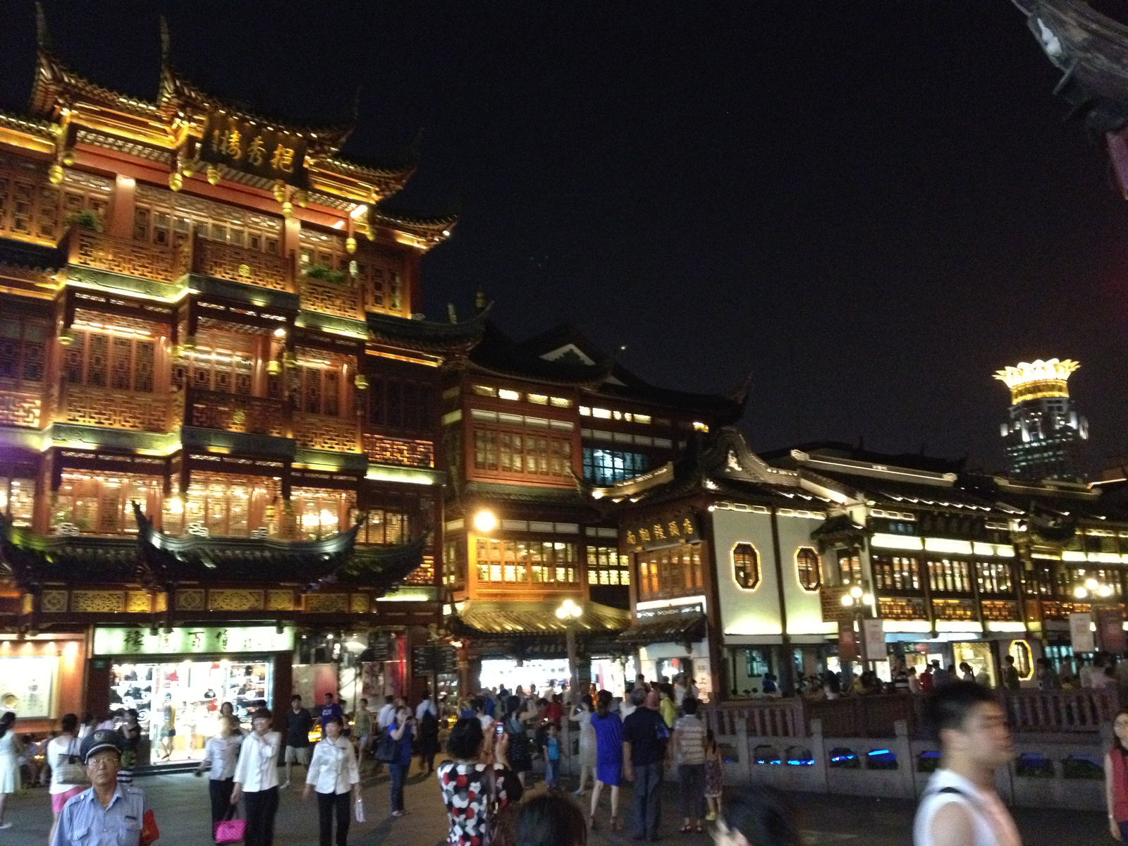 Shanghai old town - by night