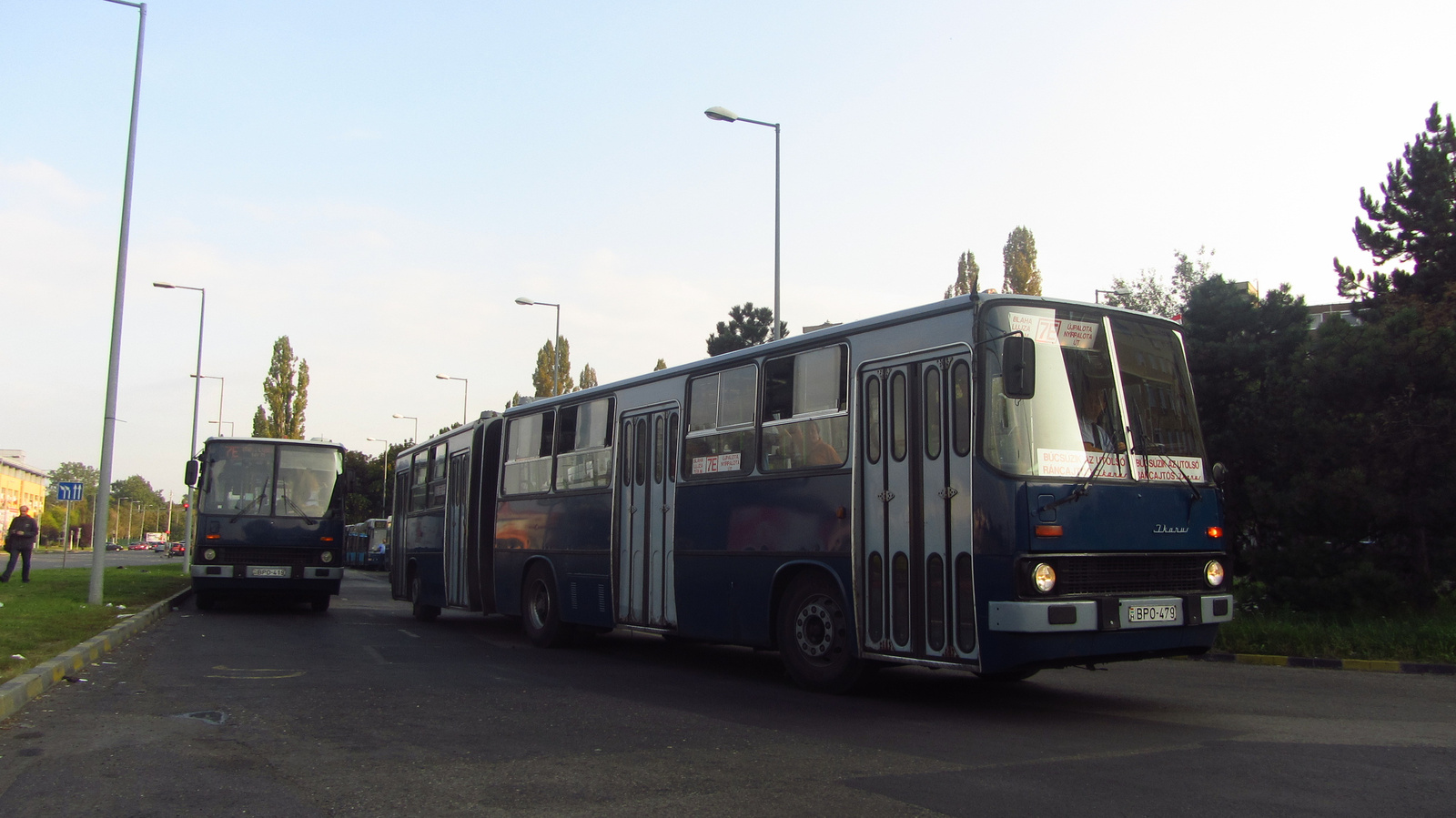 BPO 479 ráncajtós busz indulása Újpalotáról.