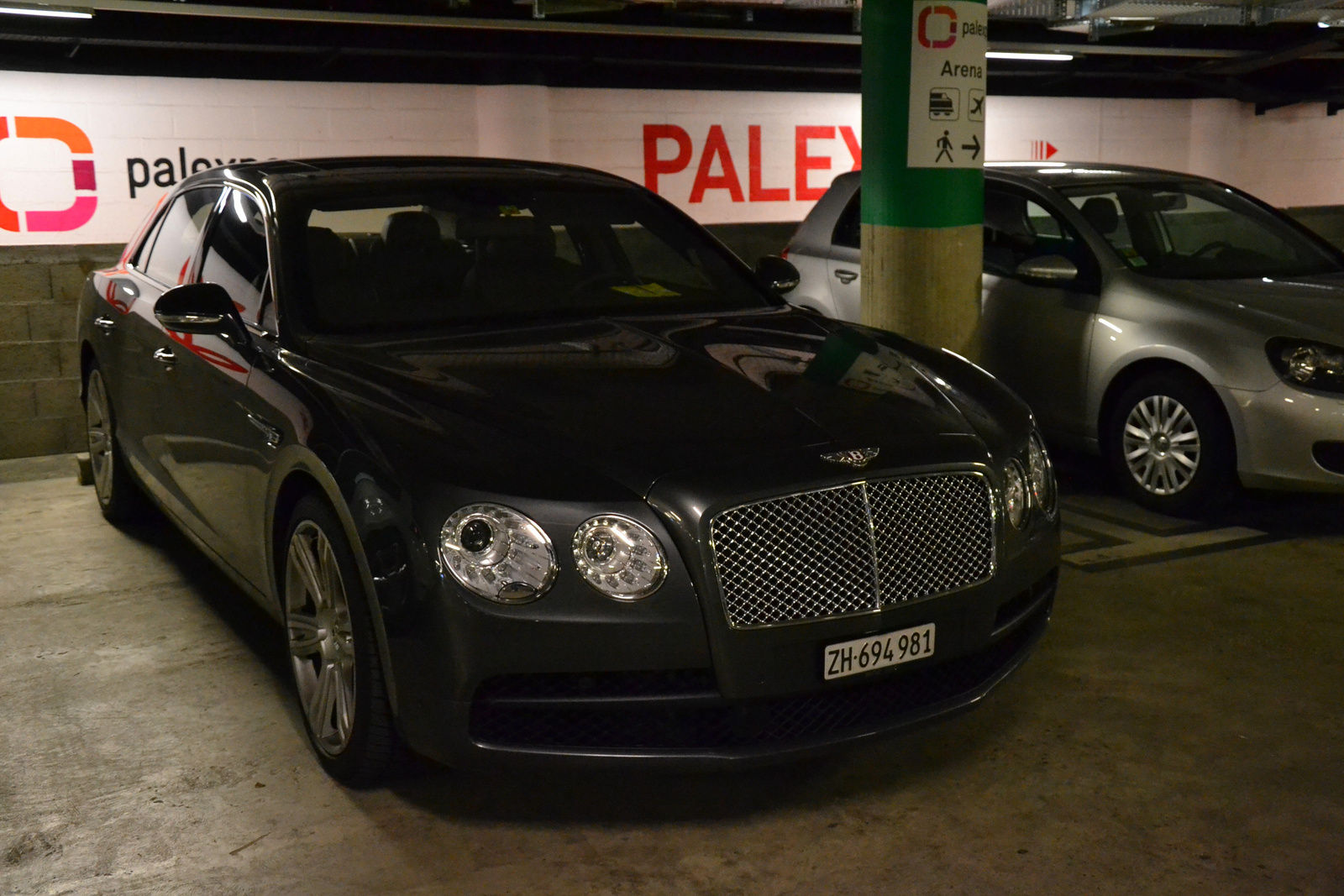 Bentley Flying Spur V8