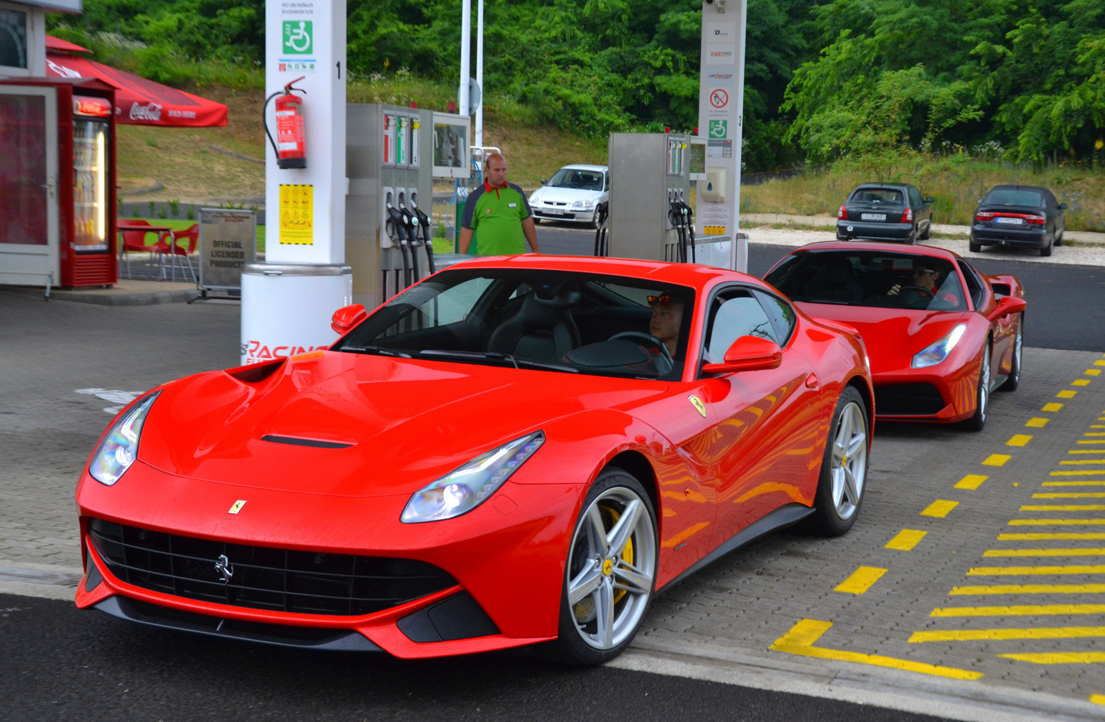 F12berlinetta - 488 GTB