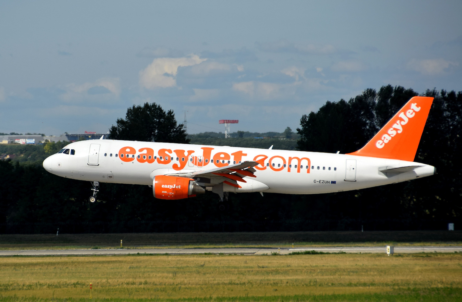 EasyJet Airline - Airbus A320-214