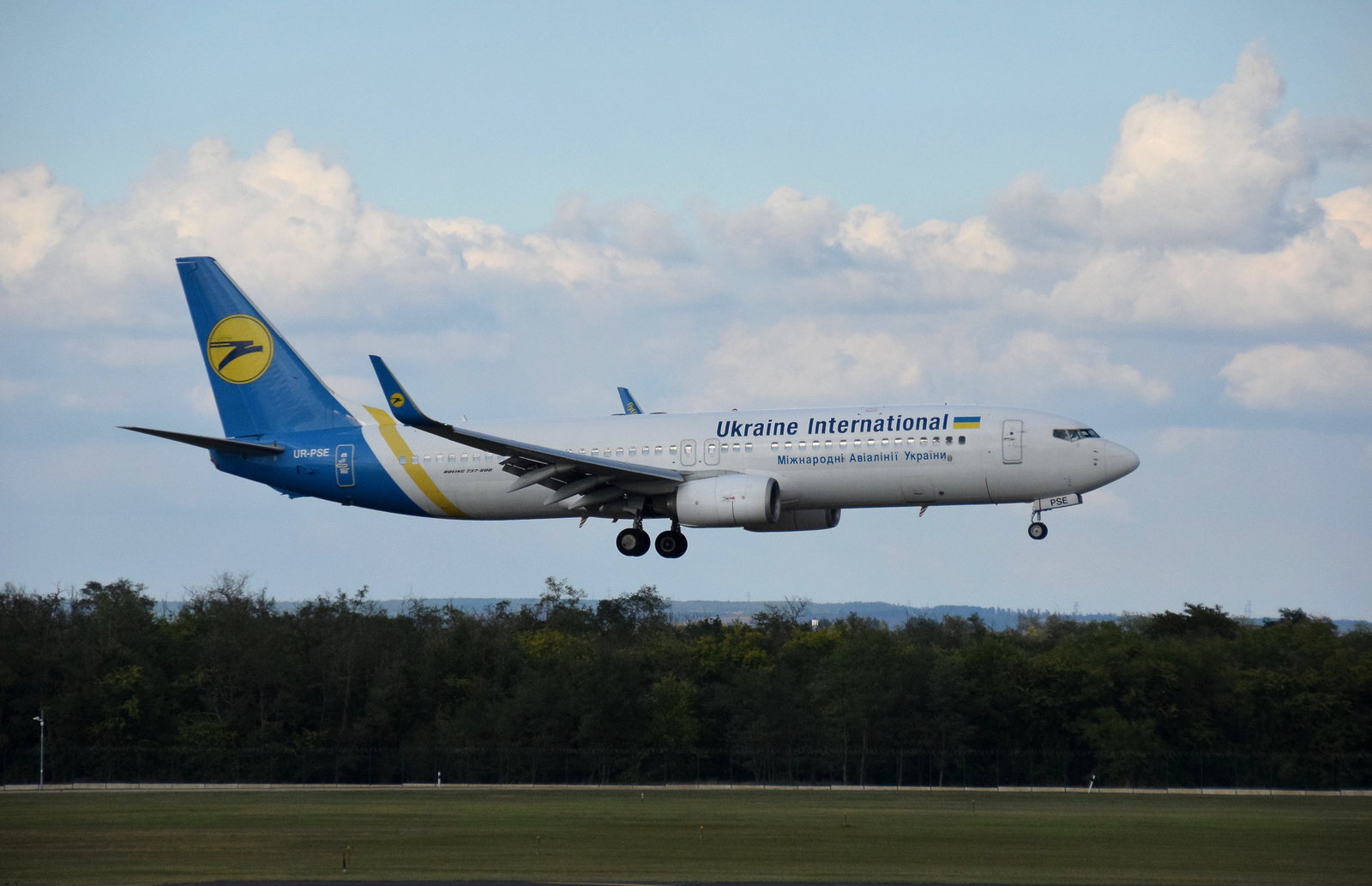 Ukraine International Airlines - UIA - Boeing 737-84R