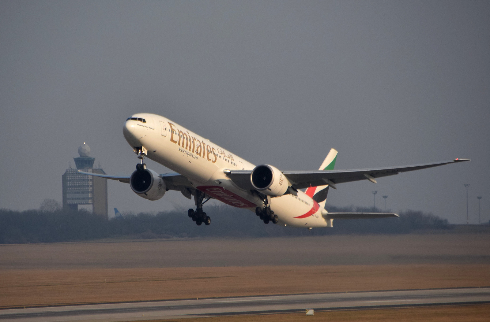 Emirates - Boeing 777-31H/ER