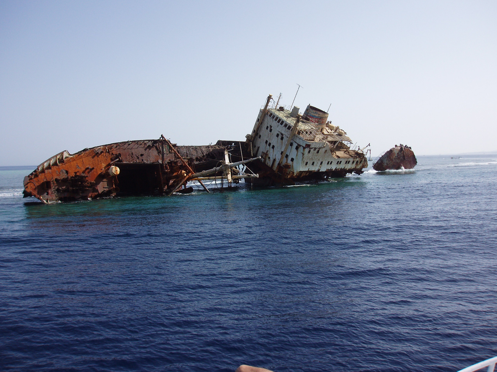 tiran-island-wrecks