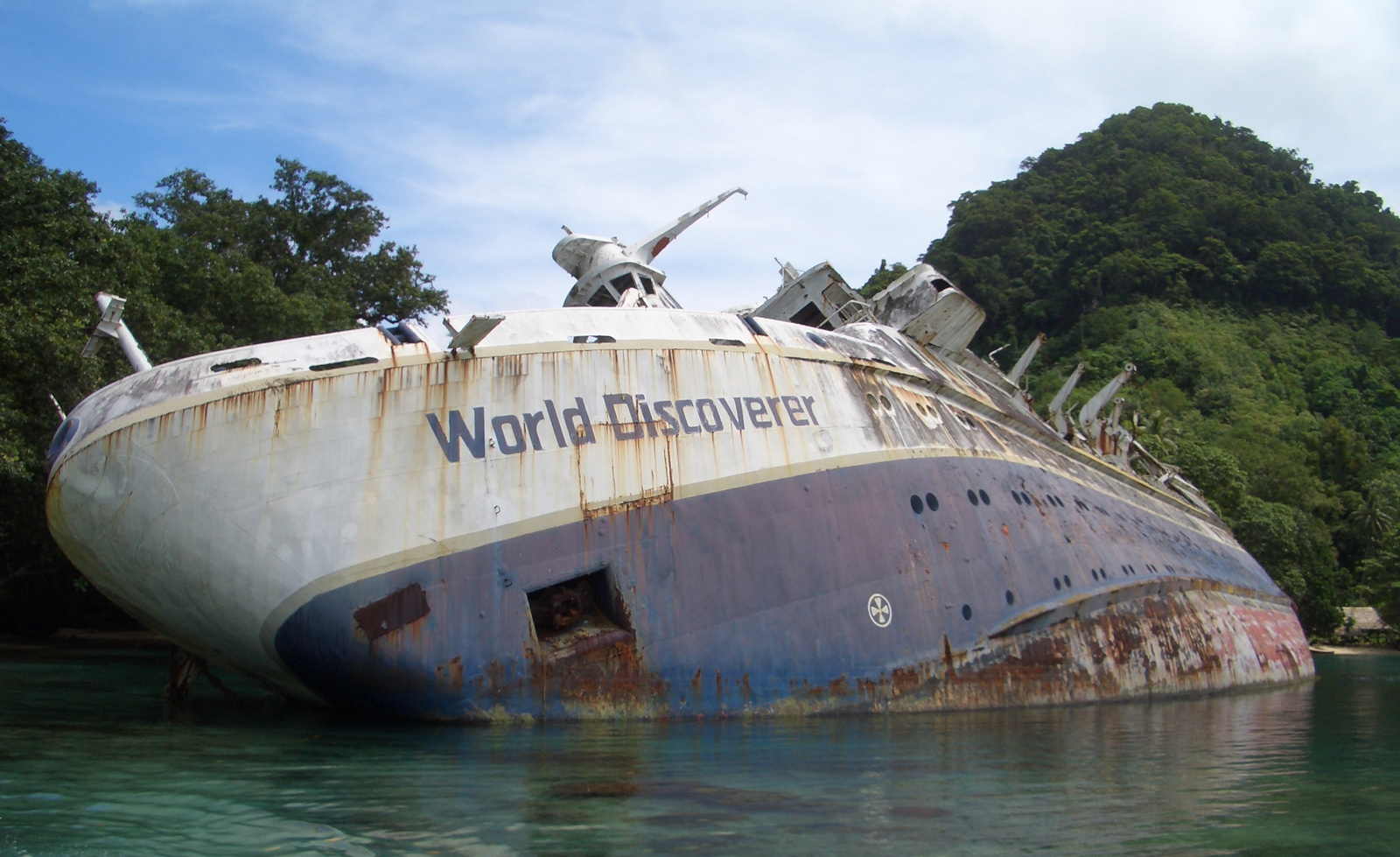 world discoverer wreck