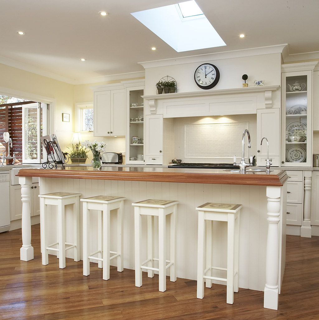 white-country-style-kitchens-design-decorating-7