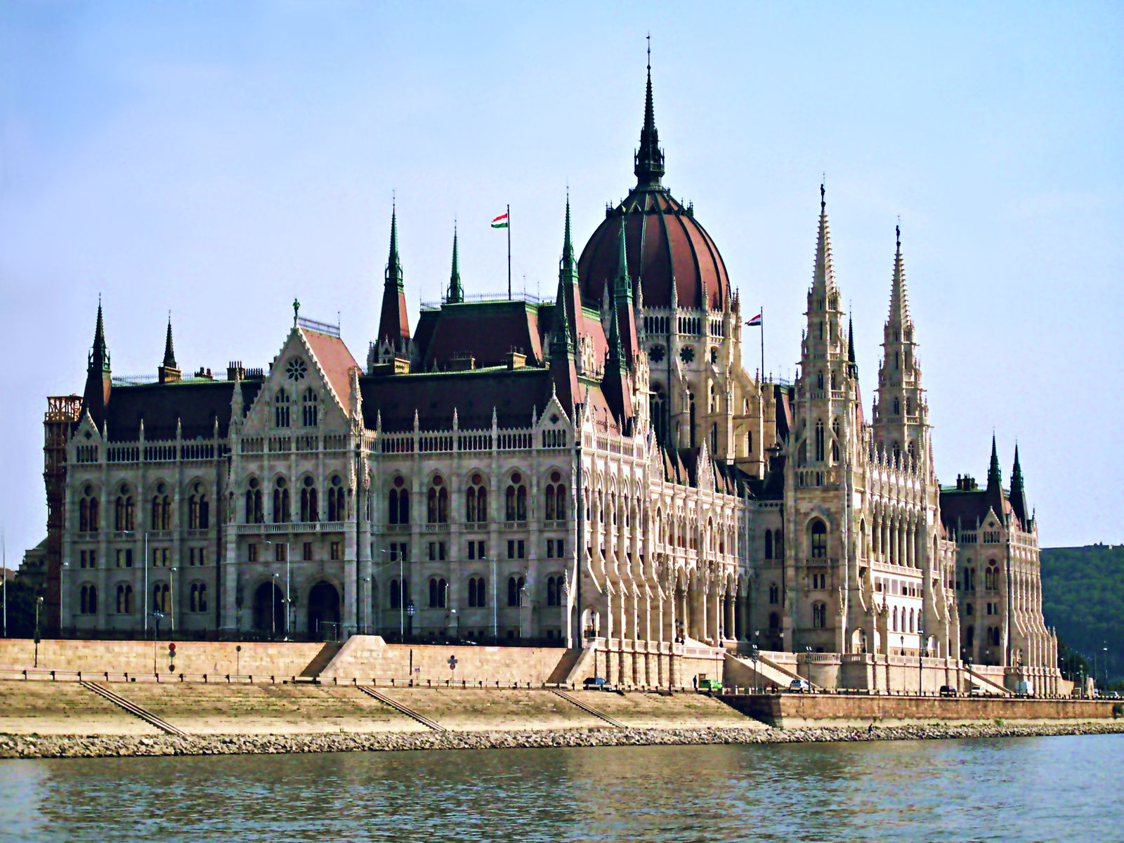 Országház Magyar Parlament oldalról