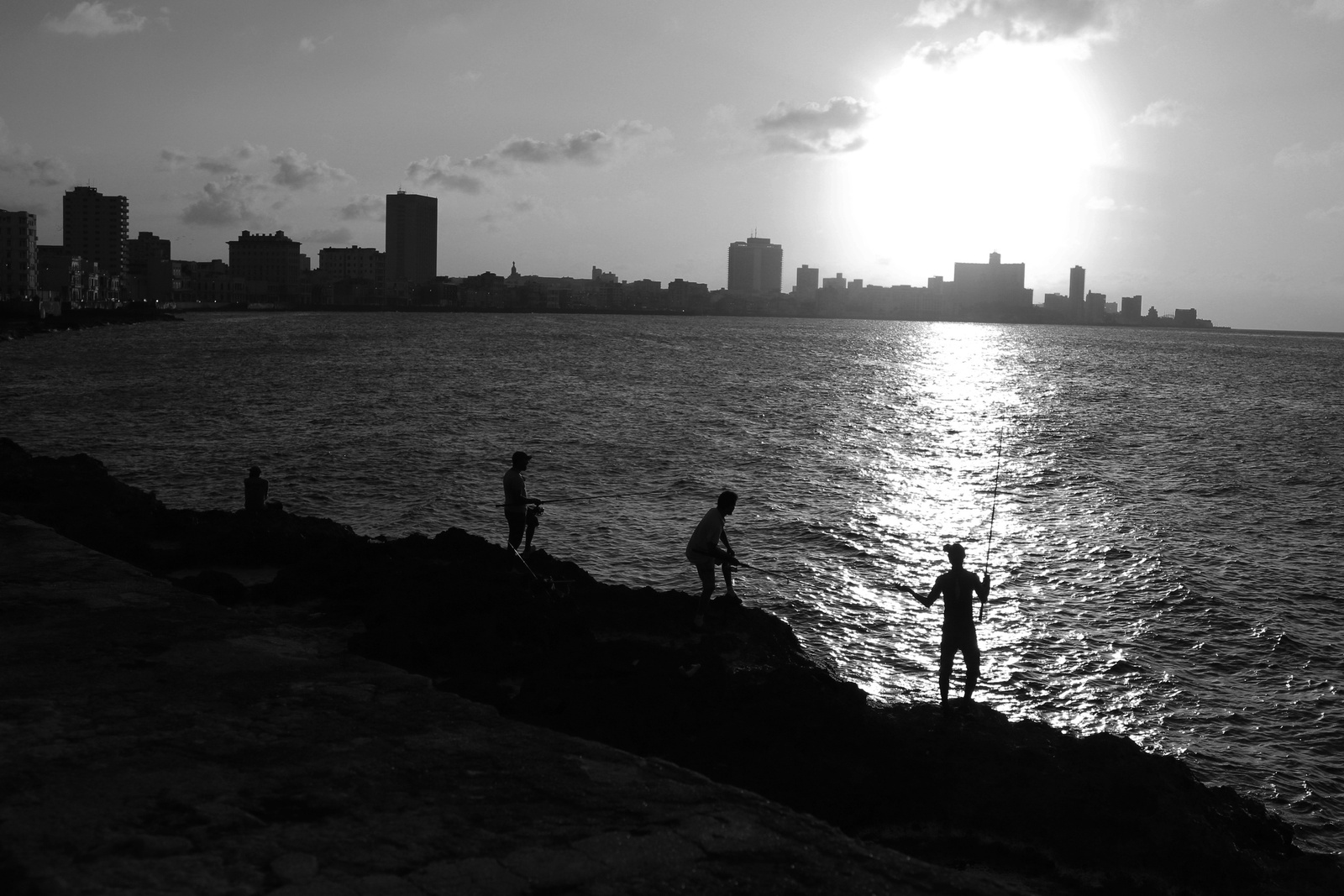 Utolsó pillanatok... Kuba 2015 - Horgászok a Malecón-on