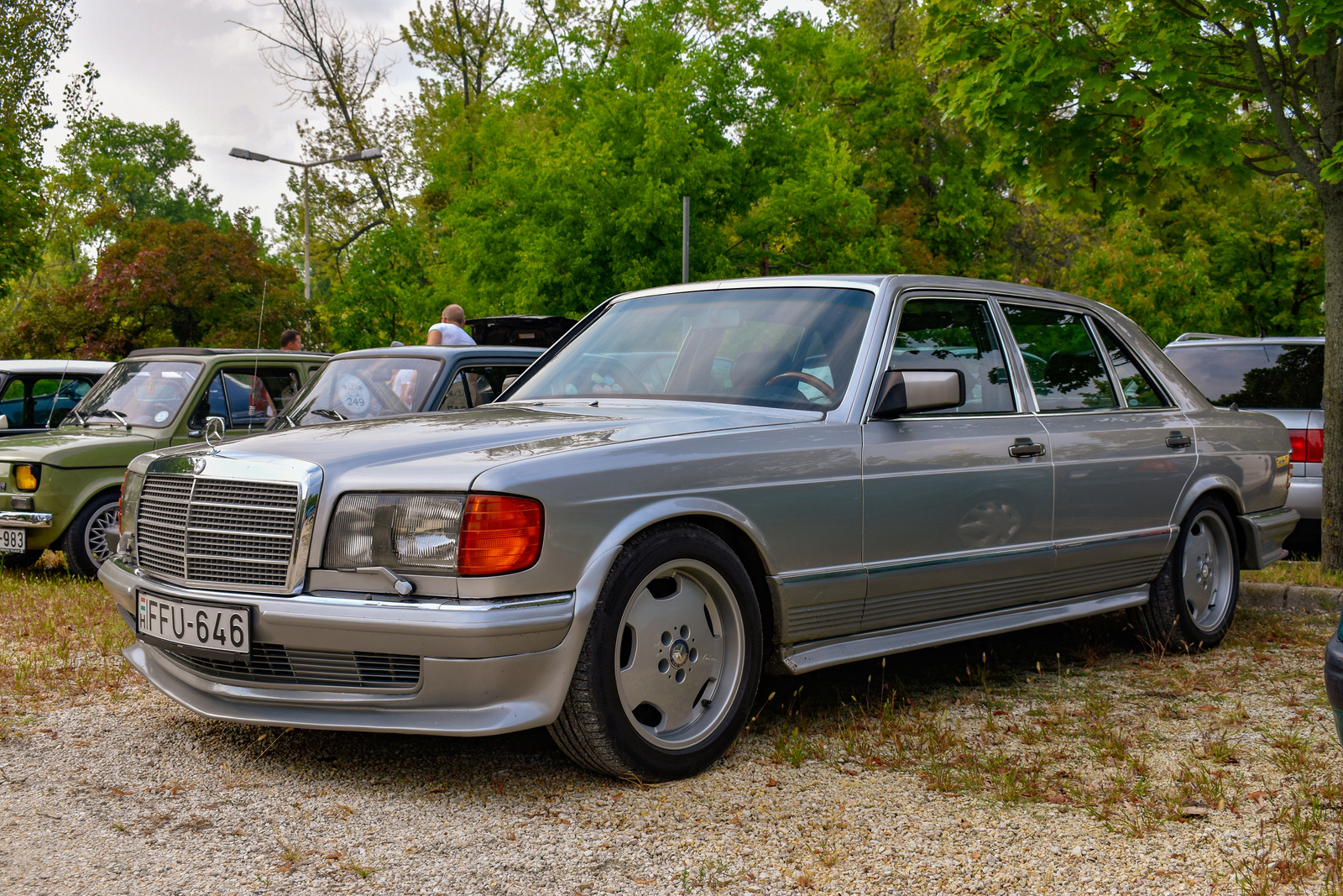 Mercedes-Benz W126