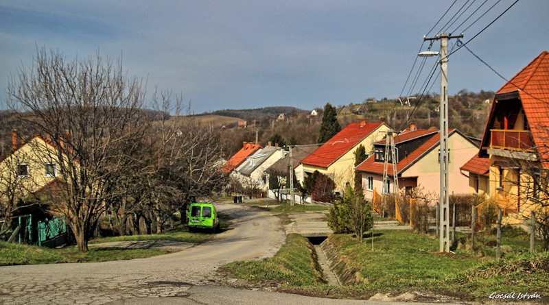 Komló, Munkácsy M. u átméretezve