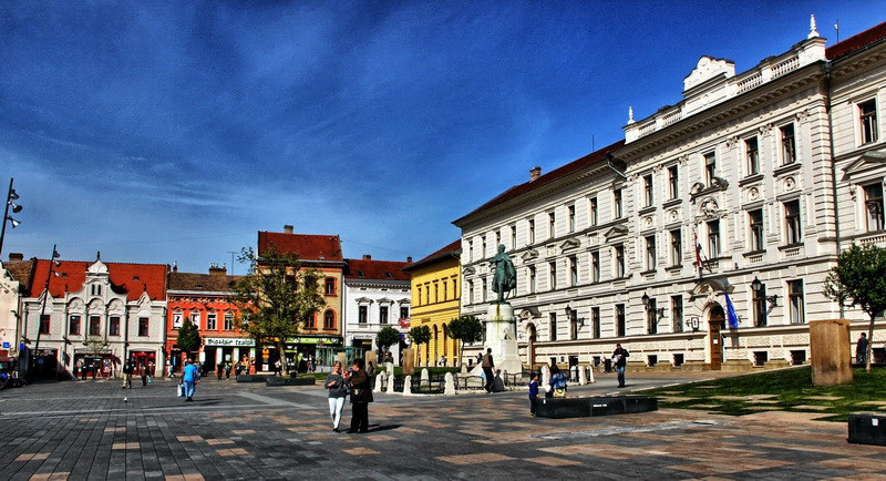 Pécs, Kossuth tér átméretezve