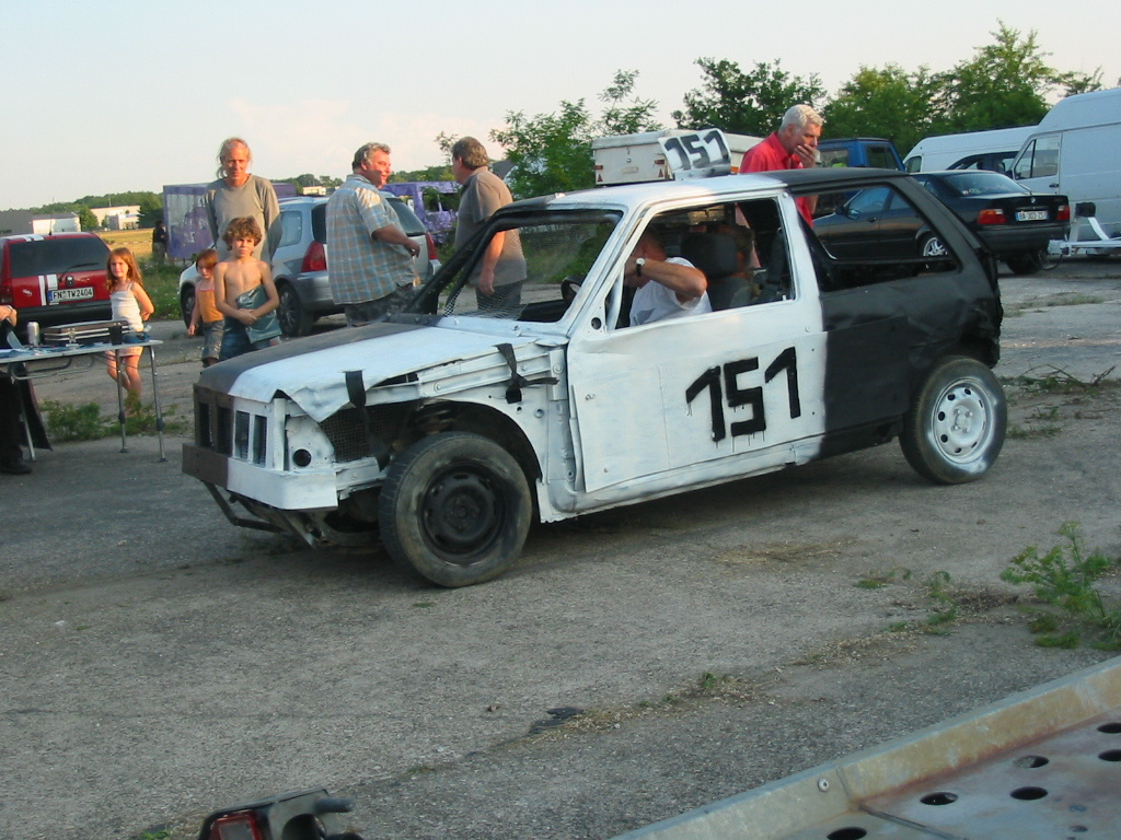 Roncsderbi 143