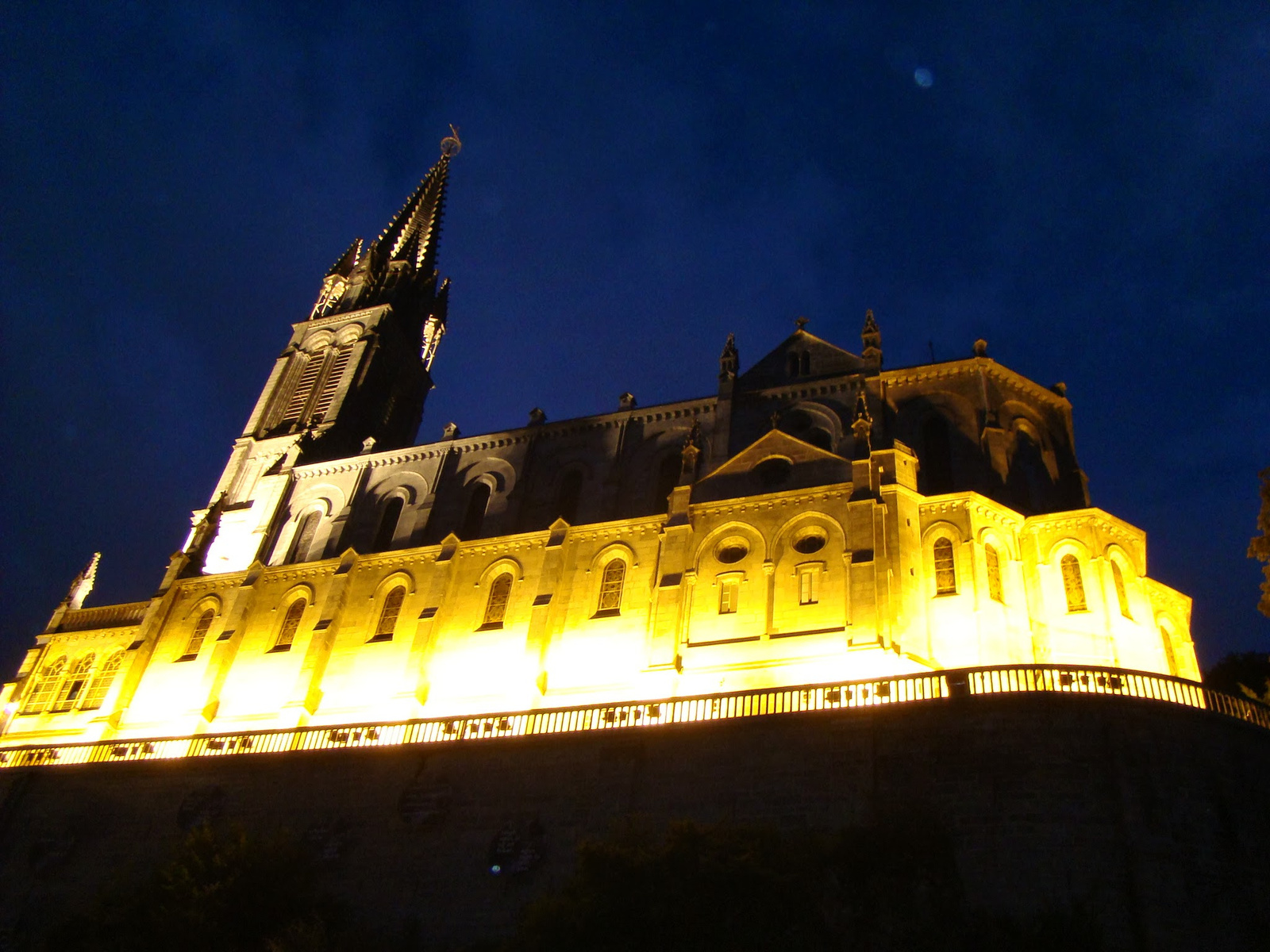 Basilique du Rosaire doré de Lourdes ** arani ** dédiée à Robi ♥