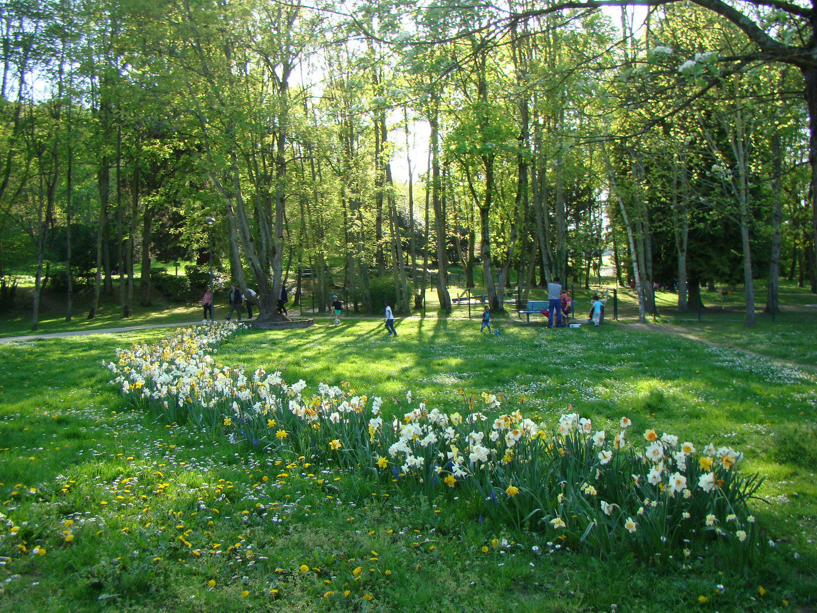 Le parc des miswionnaires április.