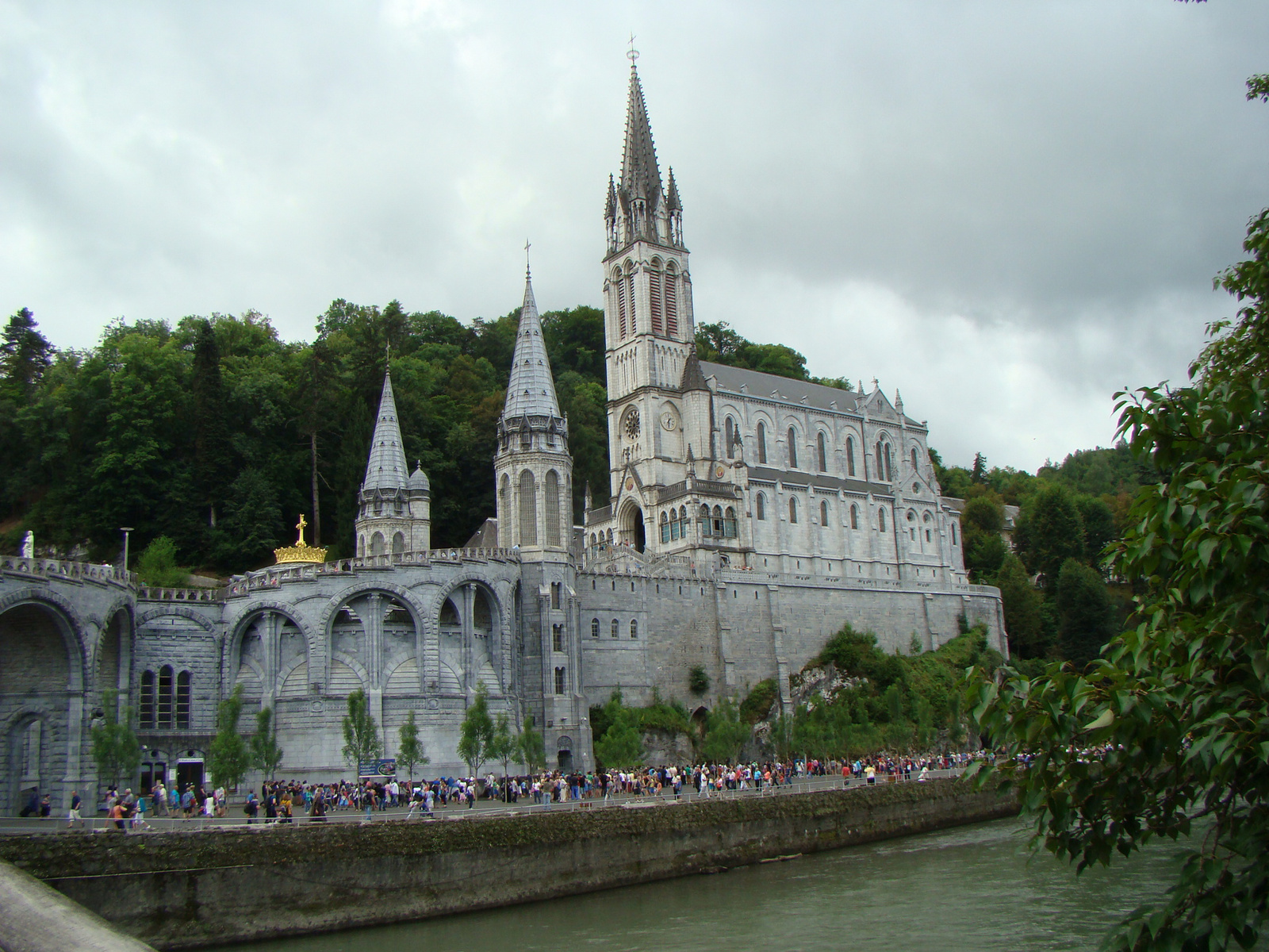 LOURDES Our Lady of the Rosary basilica