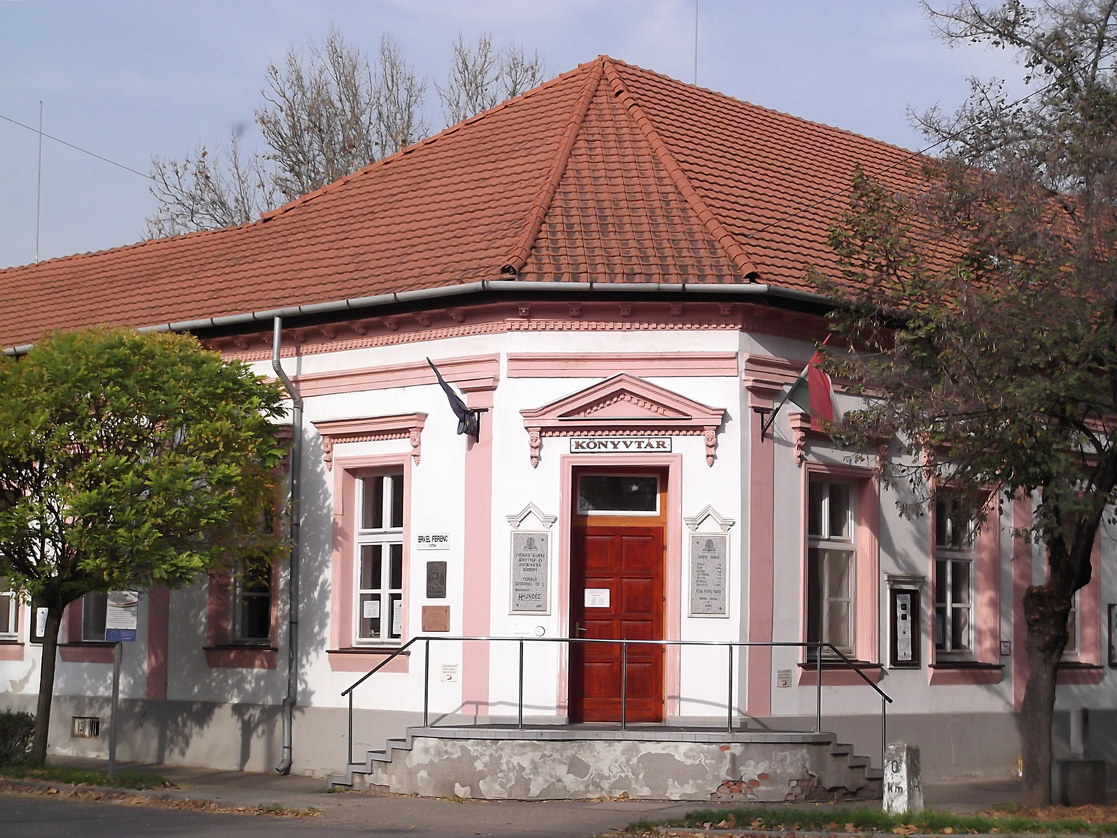 Csongrád, Könyvtár