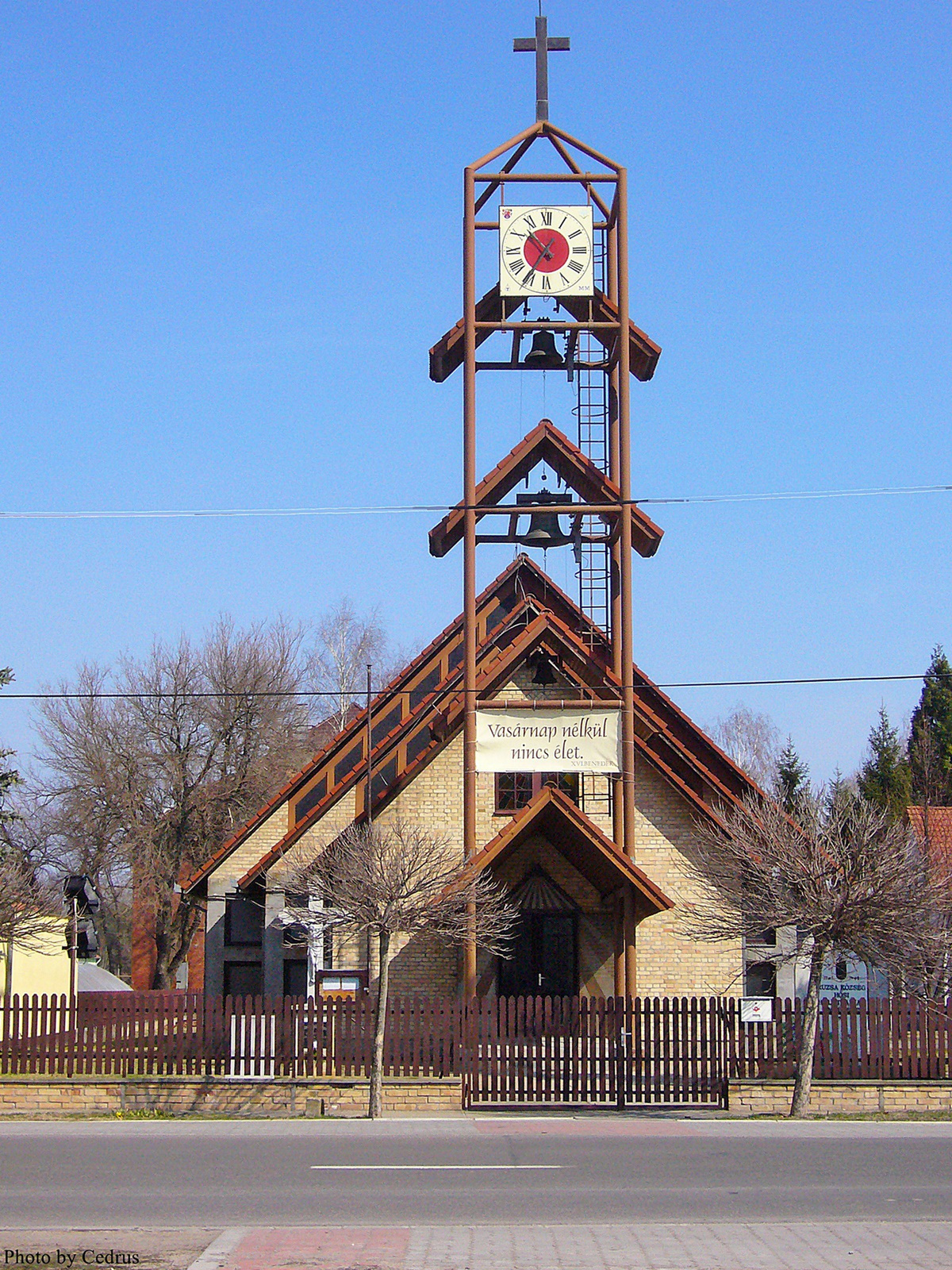 Ruzsa, Urunk Színeváltozása-templom