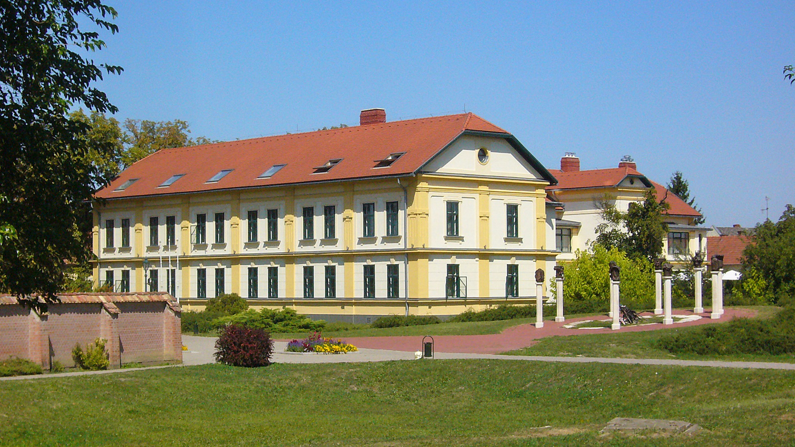 Gyula, Erzsébet Hotel