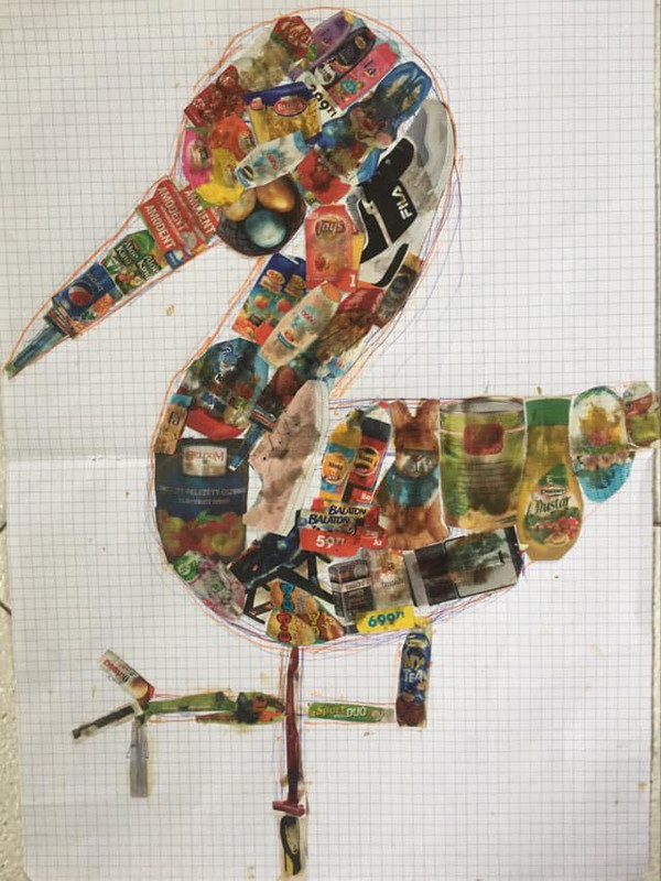madár újságpapír montázzsal díszítve