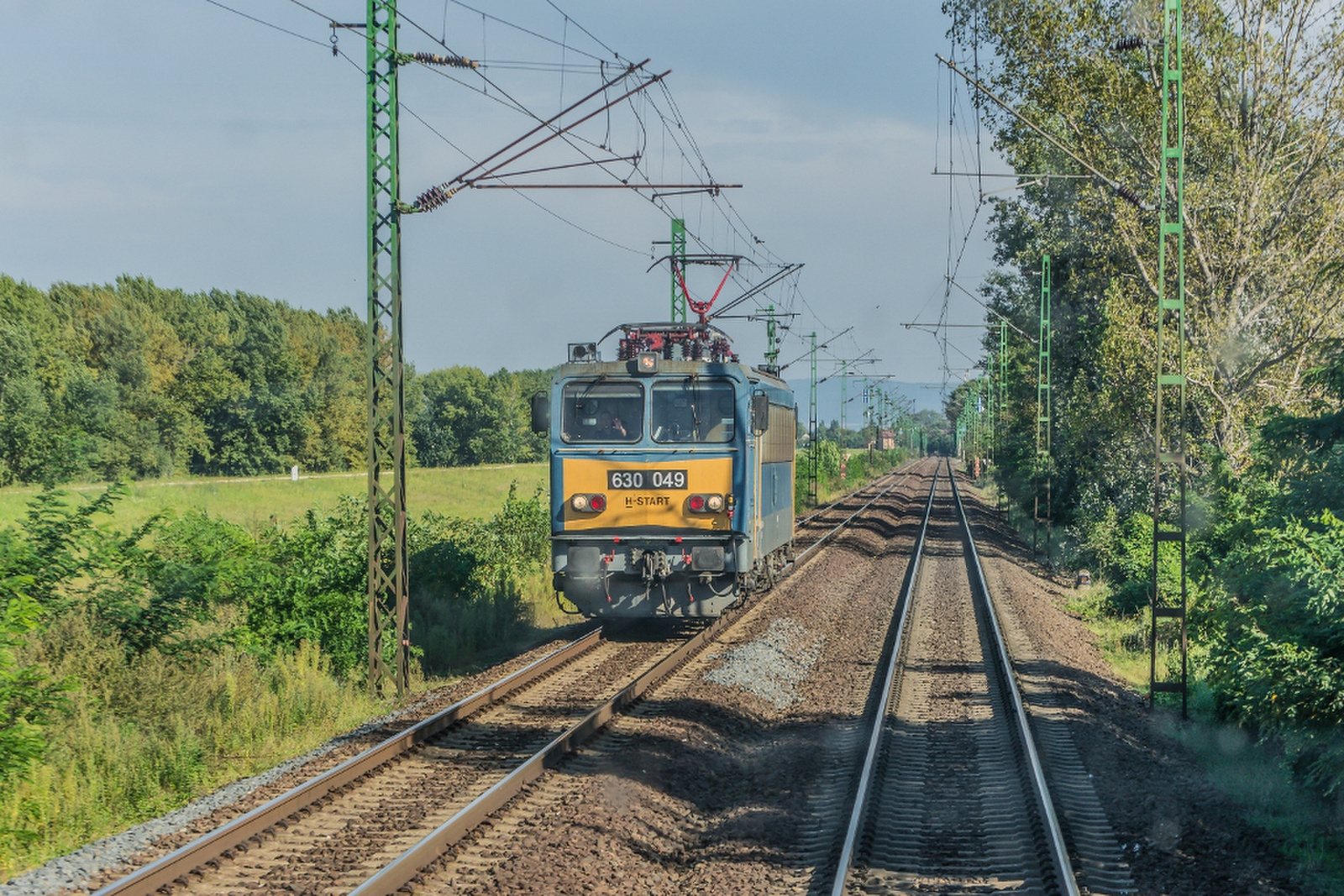 630 049 - 010 Szőny